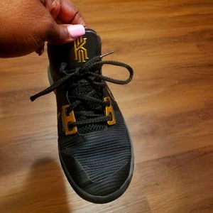 KD size 4y Gymshoe